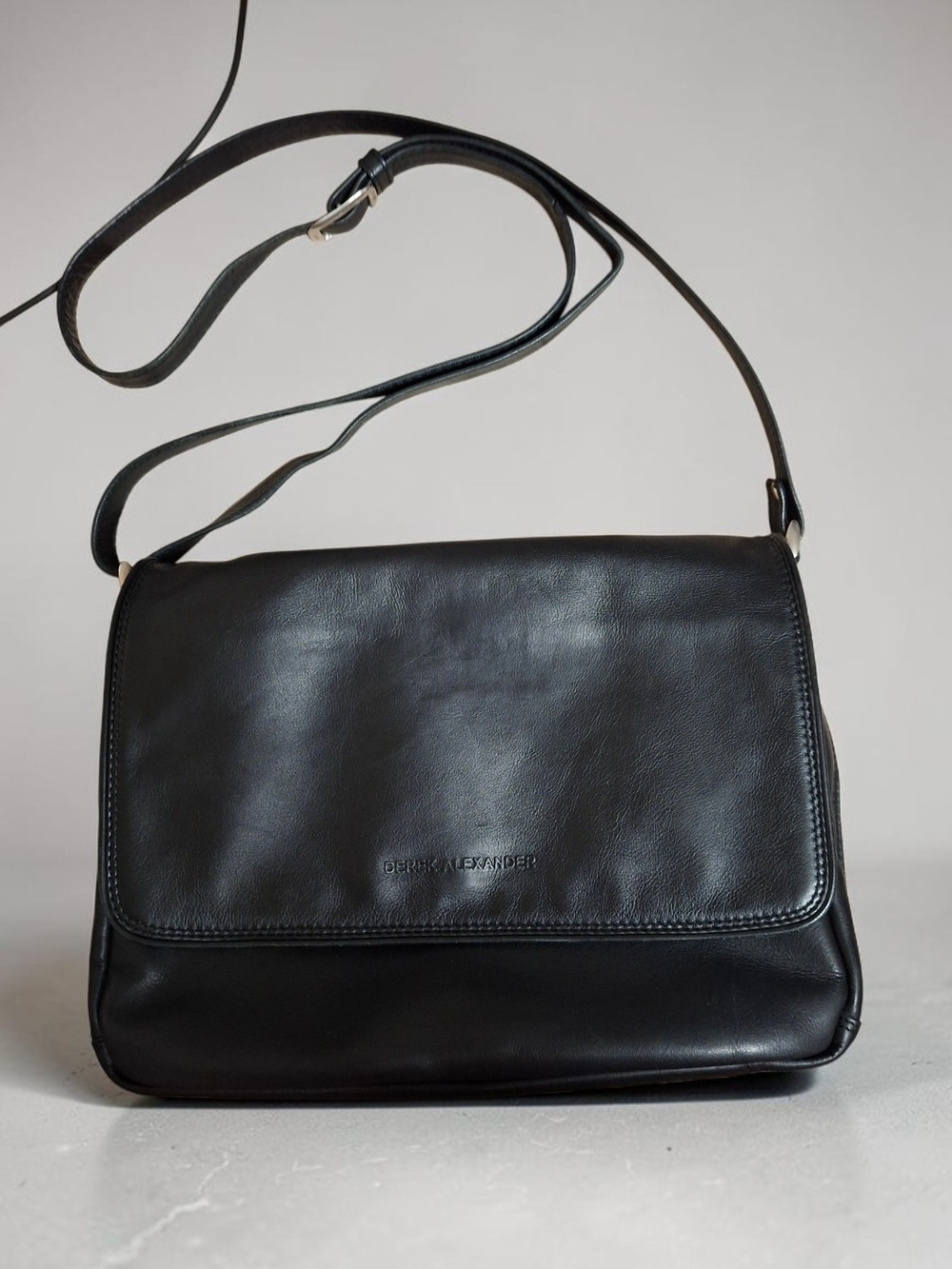 Derek Alexander Mens Black Leather Messenger Crossbody Bag 11"×8"×3"